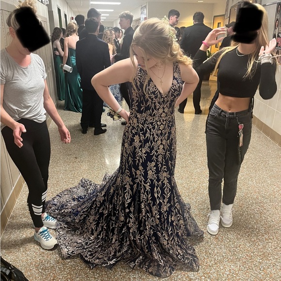 Colette by Daphne 1234567 Style CL2021 Navy with sequin and glitter gold accents - Picture 3 of 3